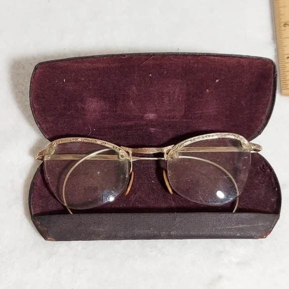 Vintage‎ Goldtone Prescription Eyeglasses Original case with optometrists name
